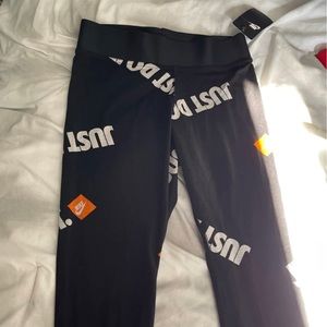 Nike leggings size medium